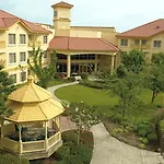 La Quinta Inns Suites